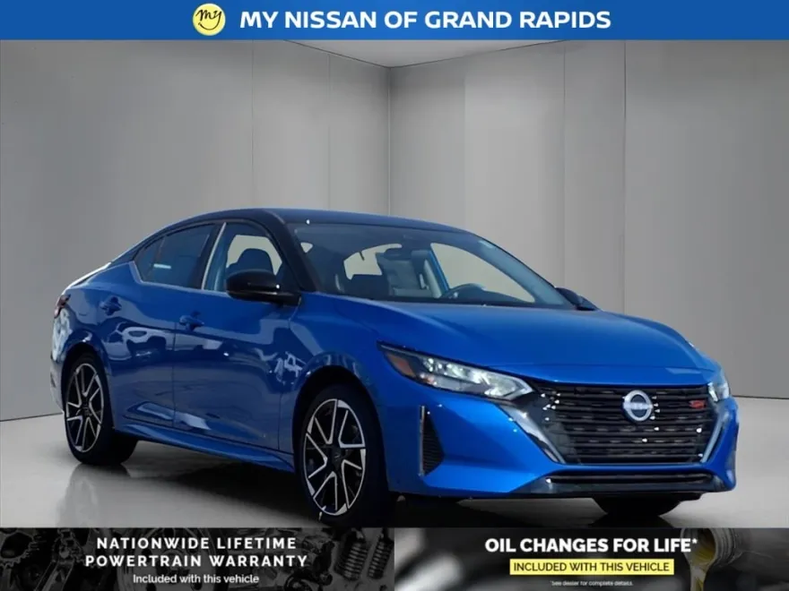 2025 Nissan Sentra SR photo 1