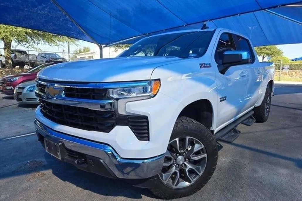 2023 Chevrolet Silverado 1500 LT photo 1
