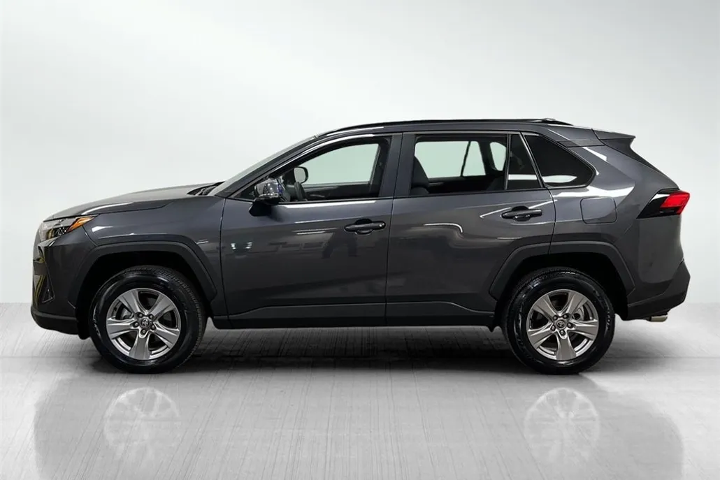 2025 Toyota RAV4 XLE photo 1