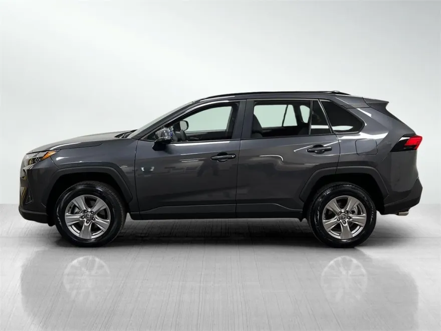 2025 Toyota RAV4 XLE photo 1