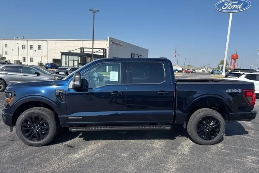 2025 Ford F-150 XLT photo 1