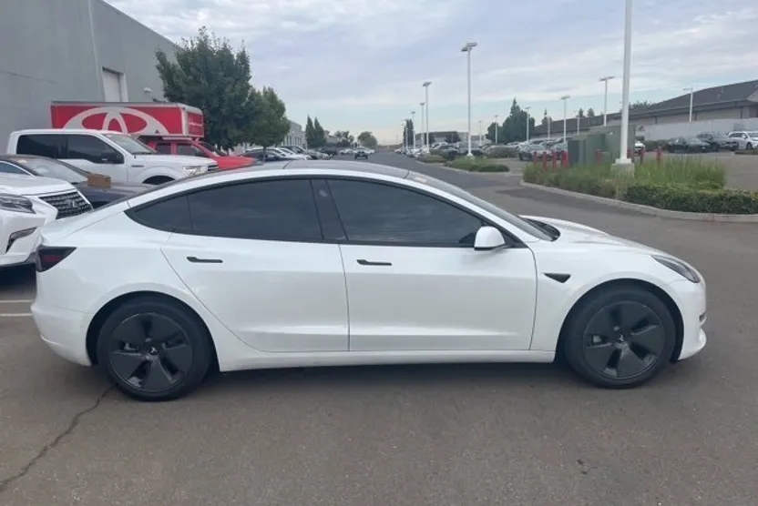2022 Tesla Model 3 photo 1