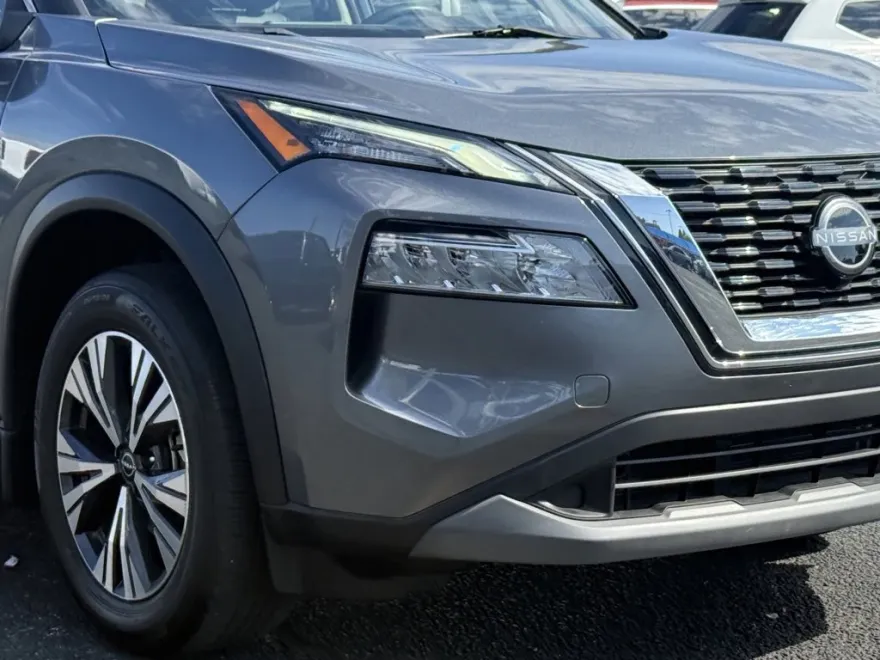 2023 Nissan Rogue SV photo 1