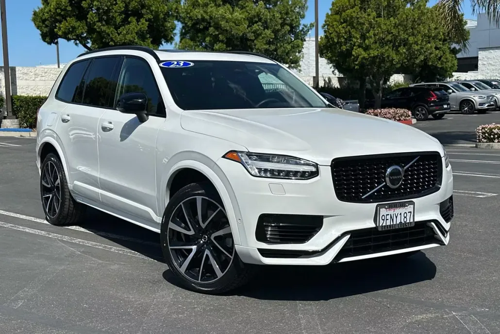 2023 Volvo XC90 Recharge T8 Plus photo 1
