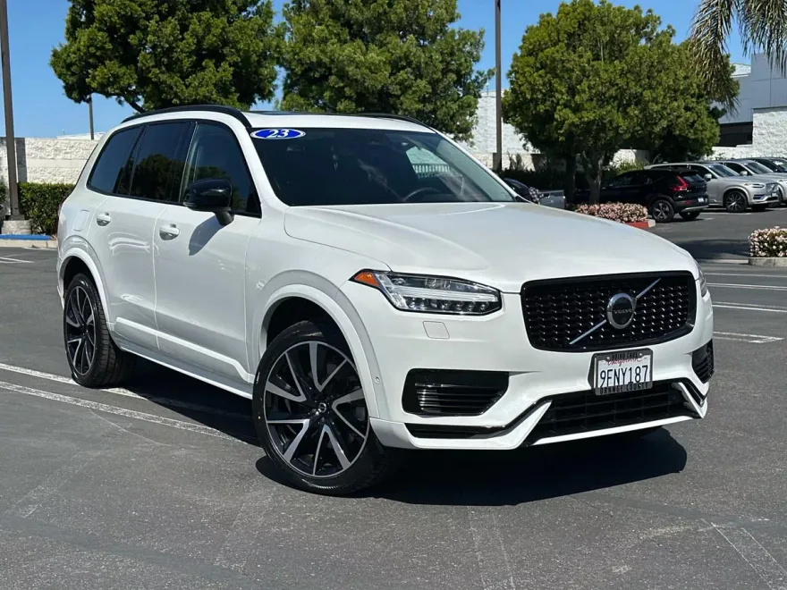 2023 Volvo XC90 Recharge T8 Plus photo 1
