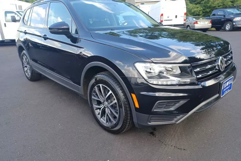 2021 Volkswagen Tiguan S photo 1