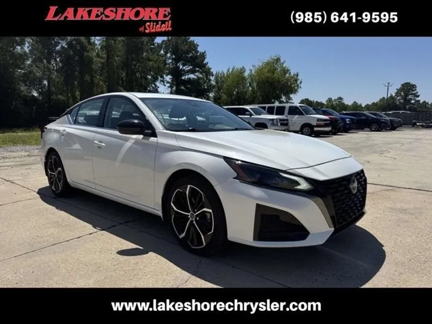 2024 Nissan Altima 2.5 SR photo 1