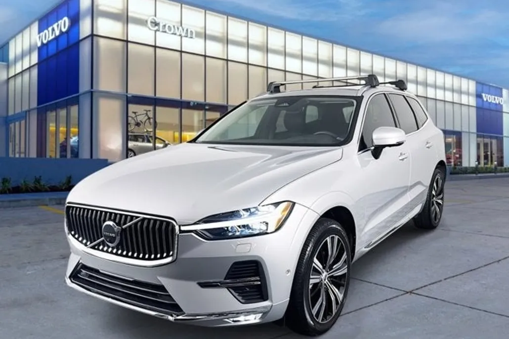 2023 Volvo XC60 B5 Plus photo 1
