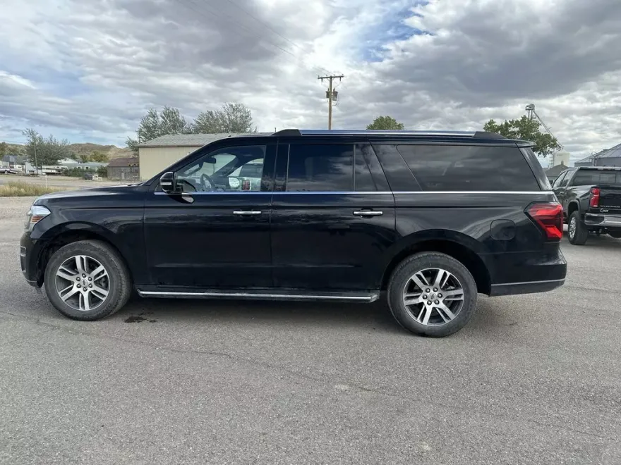 2023 Ford Expedition MAX Limited photo 1