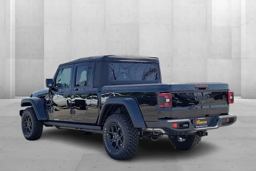 2025 Jeep Gladiator Willys photo 1