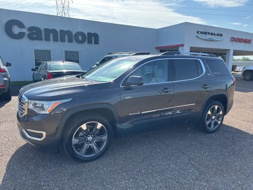 2023 Jeep Cherokee Altitude Lux photo 1