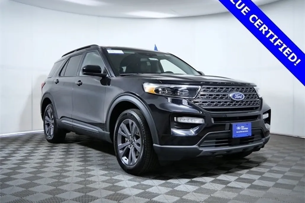 2023 Ford Explorer XLT photo 1