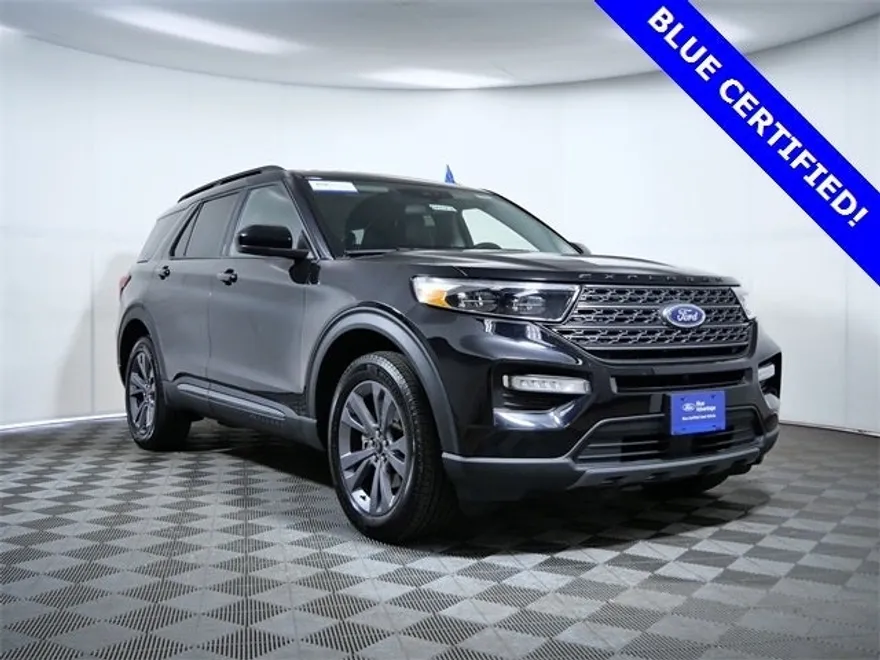 2023 Ford Explorer XLT photo 1