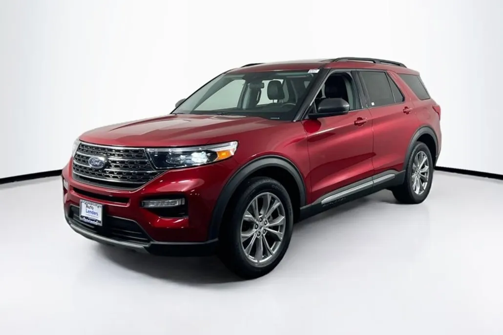 2022 Ford Explorer XLT photo 1