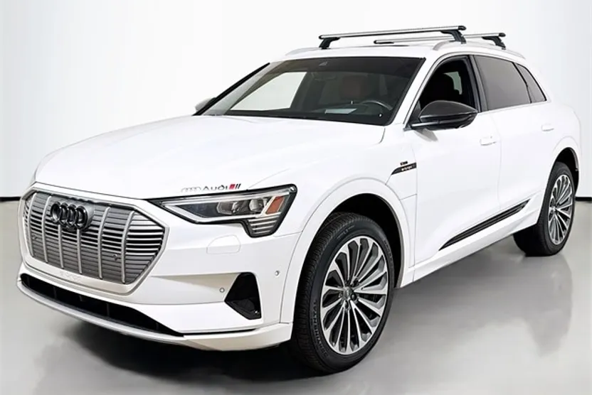 2019 Audi e-tron Premium Plus photo 1