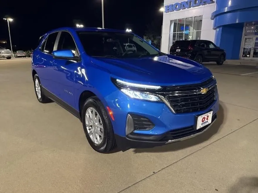 2024 Chevrolet Equinox LT photo 1