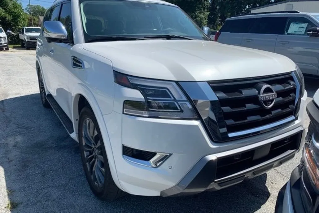 2023 Nissan Armada Platinum photo 1