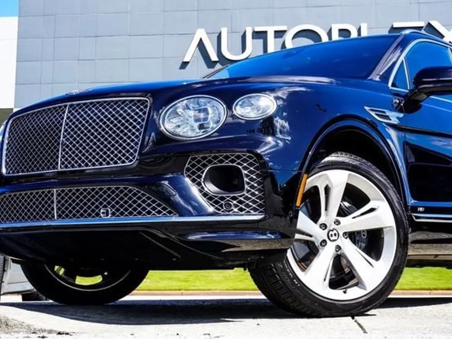 2021 Bentley Bentayga V8 photo 1