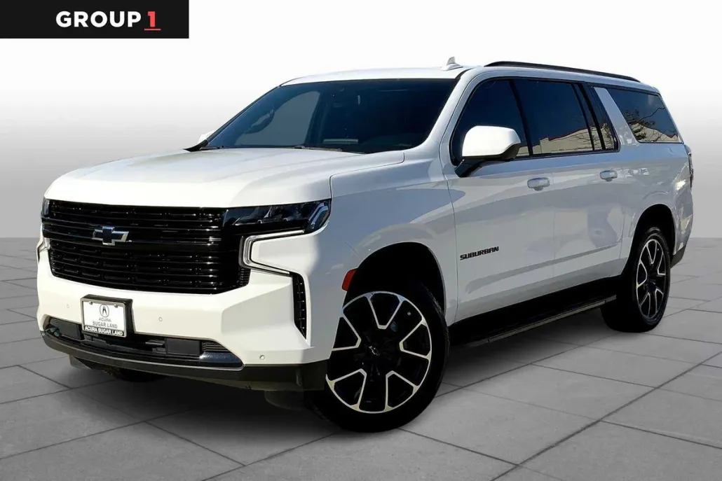 2023 Chevrolet Suburban RST photo 1