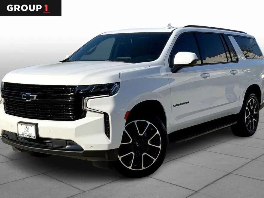 2023 Chevrolet Suburban RST photo 1