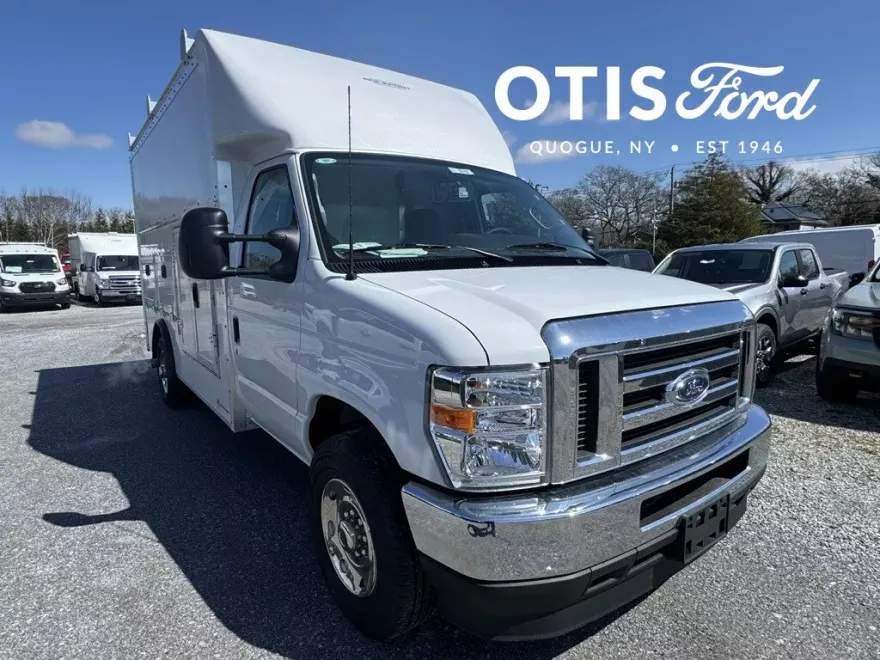 2025 Ford E-350 Base photo 1