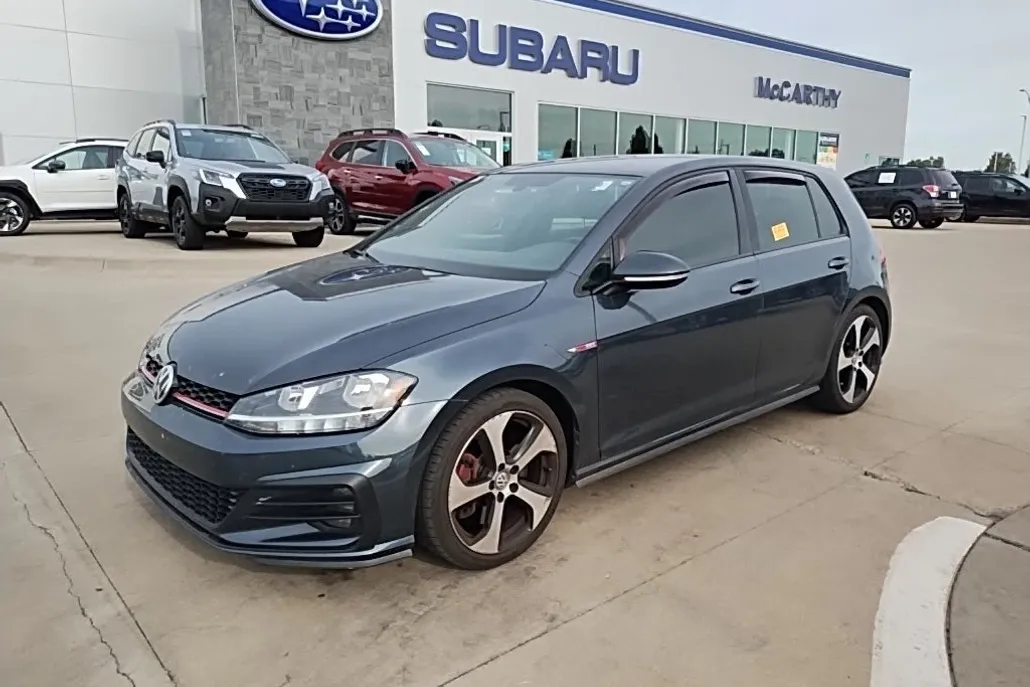 2019 Volkswagen Golf GTI S photo 1