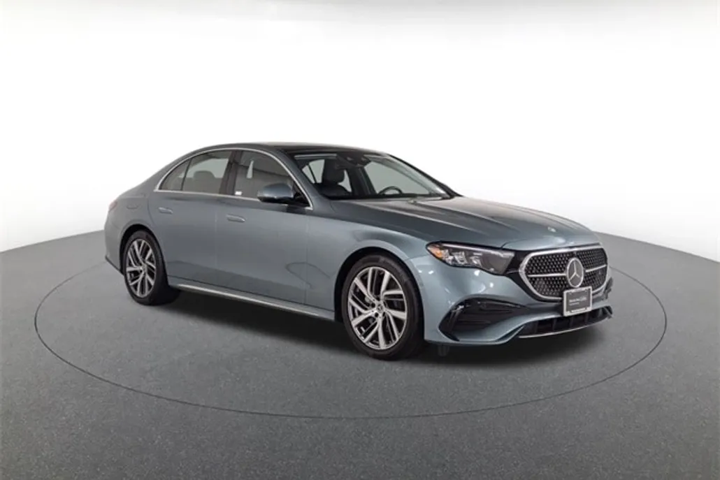 2025 Mercedes Benz E 350 4MATIC Sedan photo 1