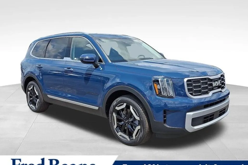 2025 Kia Telluride S photo 1