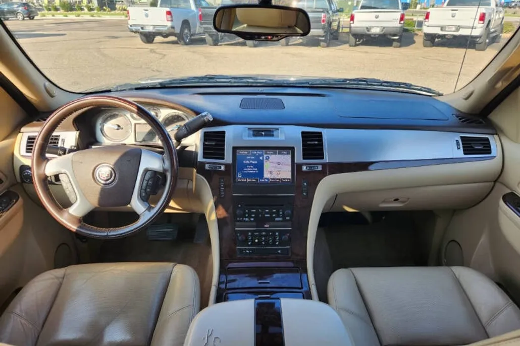 2011 Cadillac Escalade EXT Premium photo 1
