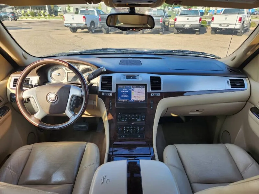 2011 Cadillac Escalade EXT Premium photo 1