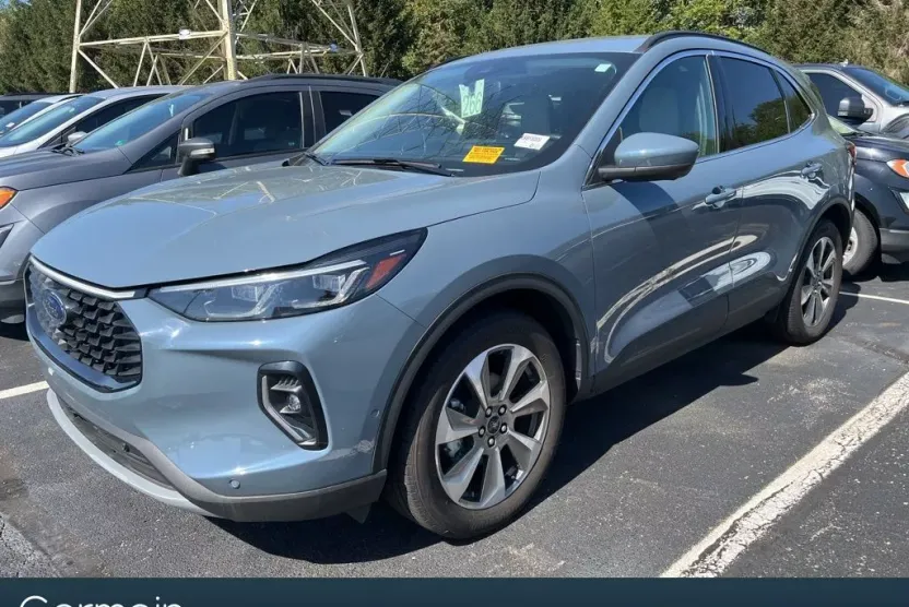 2023 Ford Escape Hybrid Platinum photo 1