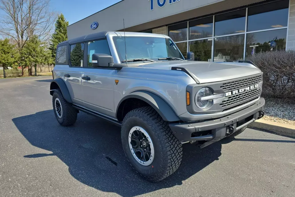 2024 Ford Bronco Badlands photo 1