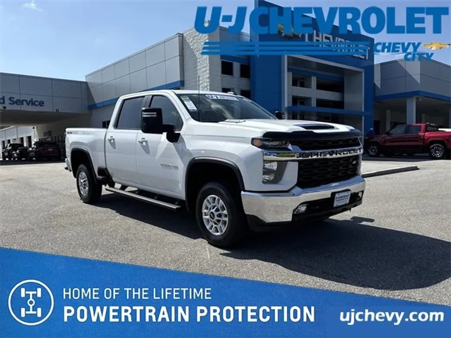 2022 Chevrolet Silverado LT photo 1
