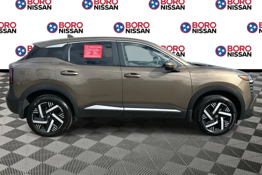 2025 Nissan Kicks SV photo 1