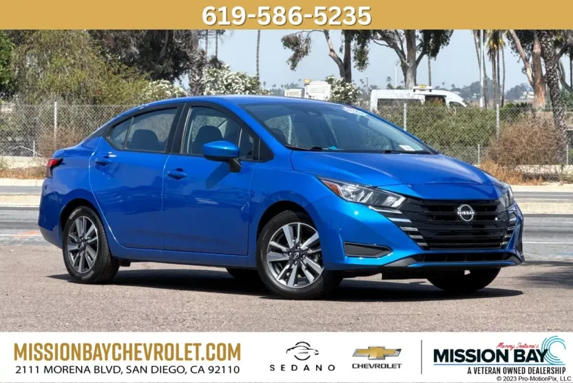 2023 Nissan Versa 1.6 SV photo 1