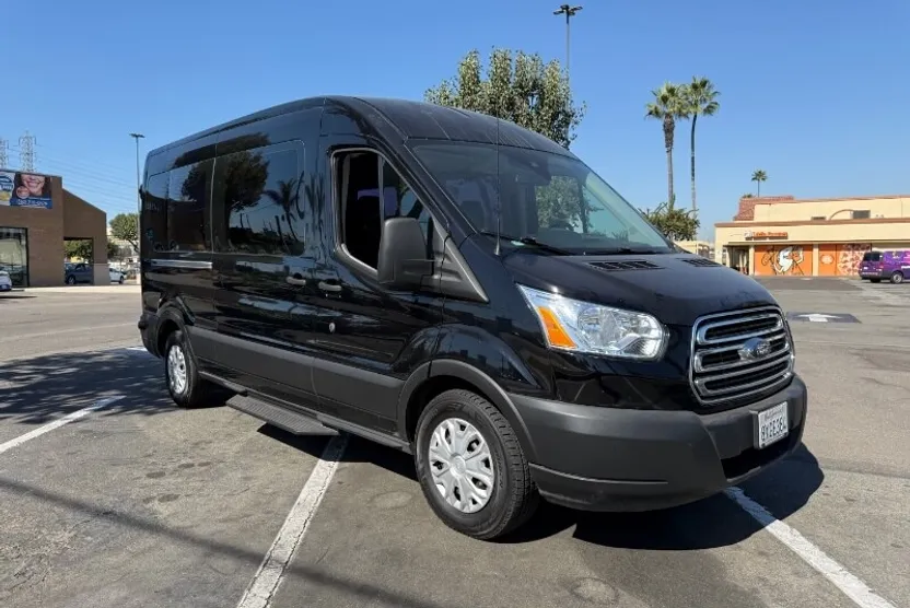 2019 Ford Transit XLT photo 1