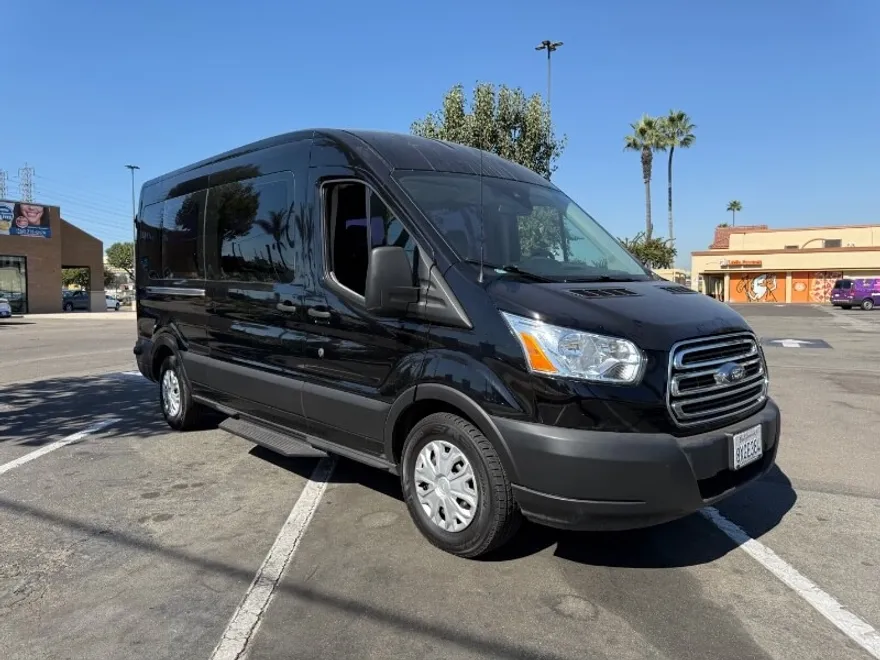 2019 Ford Transit XLT photo 1