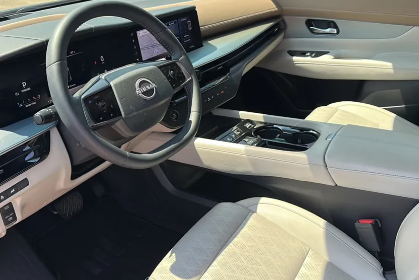 2025 Nissan Murano Platinum photo 1