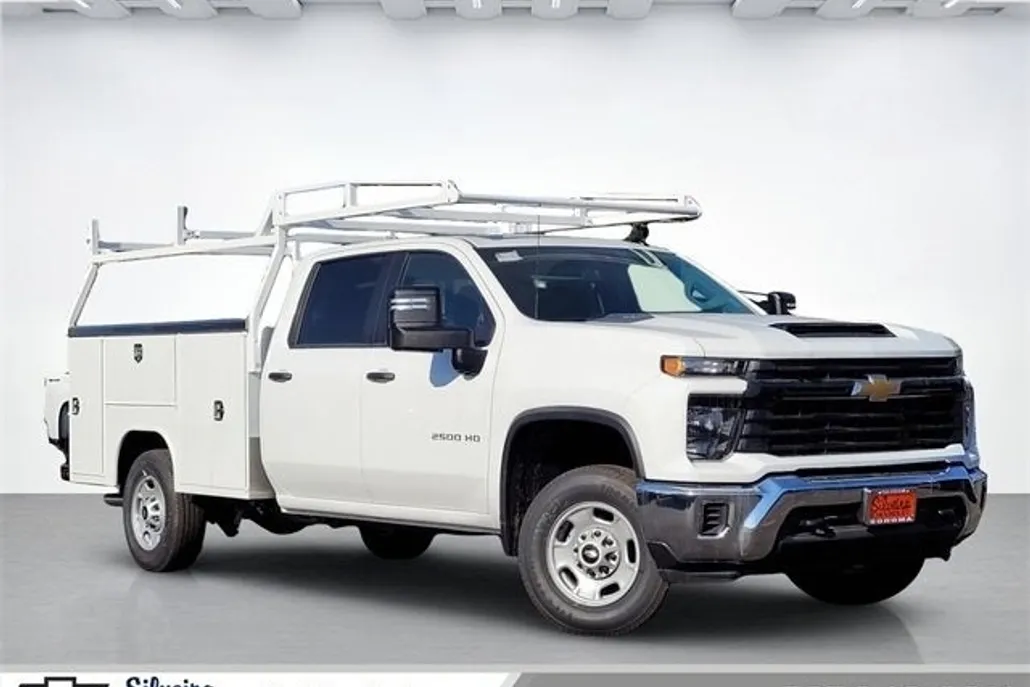 2024 Chevrolet Silverado 2500HD photo 1