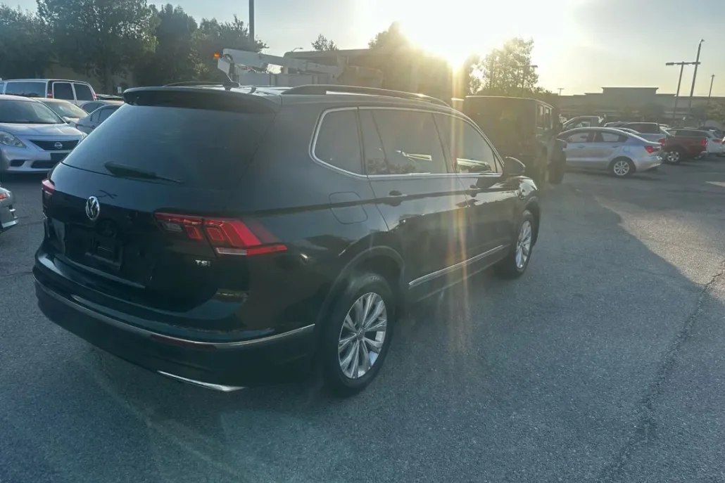 2018 Volkswagen Tiguan SE Sport photo 1