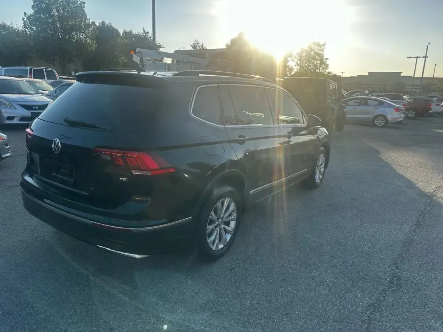 2018 Volkswagen Tiguan SE Sport photo 1