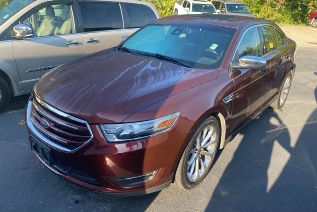 2015 Ford Taurus Limited photo 1