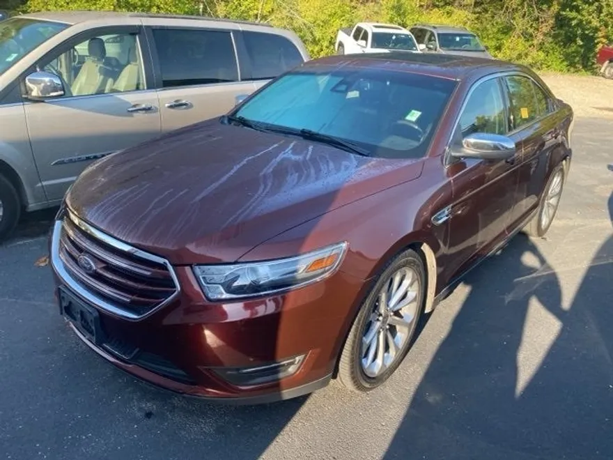 2015 Ford Taurus Limited photo 1
