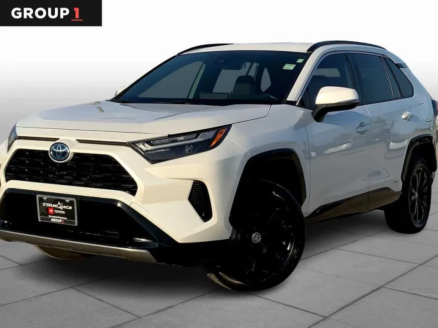 2024 Toyota RAV4 Hybrid SE photo 1