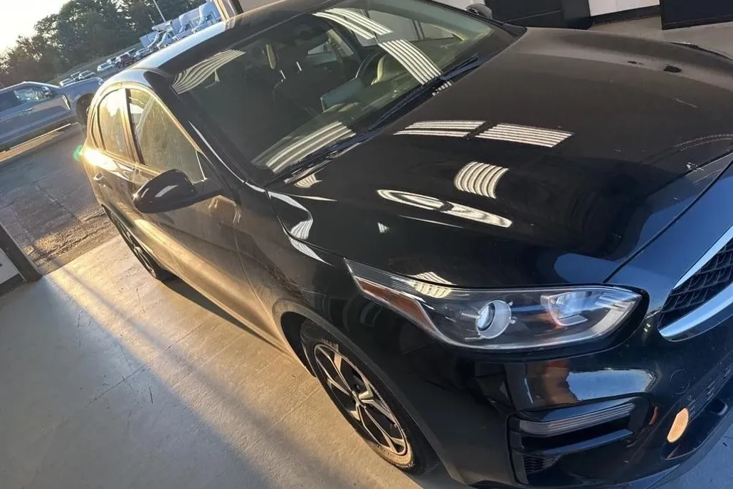 2021 Kia Forte LXS photo 1