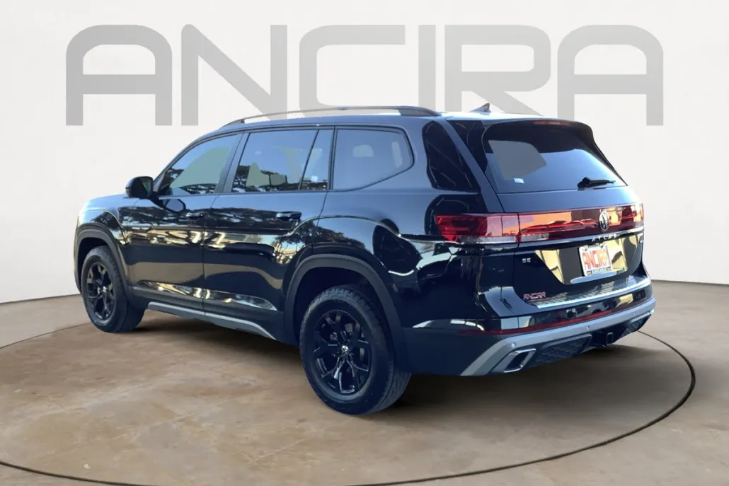 2025 Volkswagen Atlas Peak Edition SE photo 1