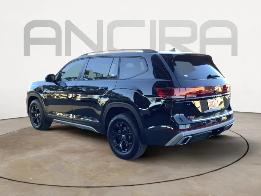 2025 Volkswagen Atlas Peak Edition SE photo 1