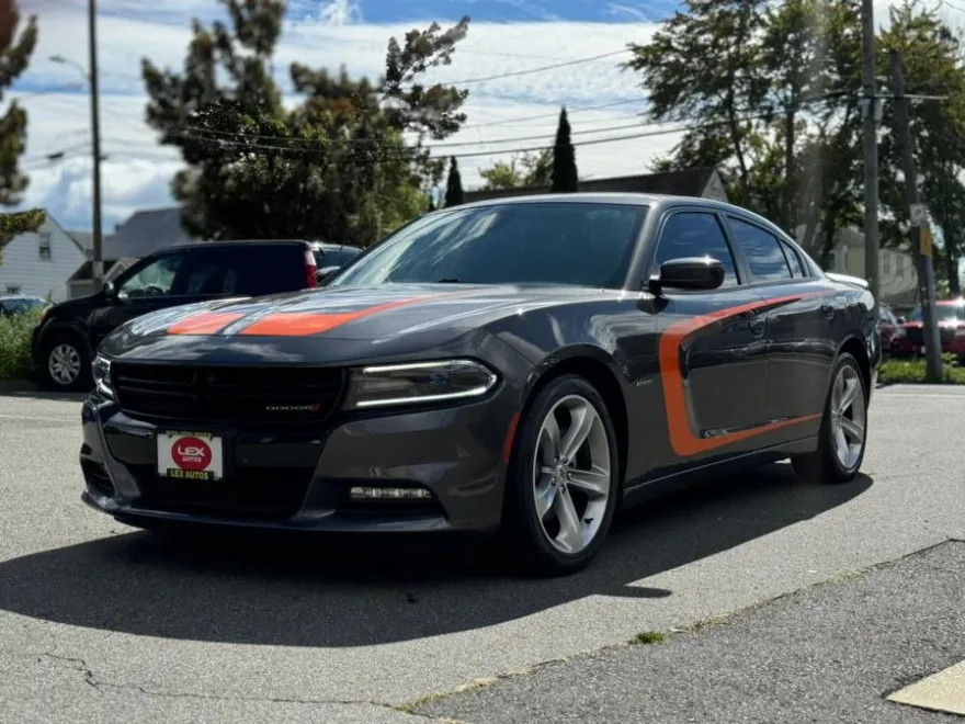 2017 Dodge Charger R/T photo 1