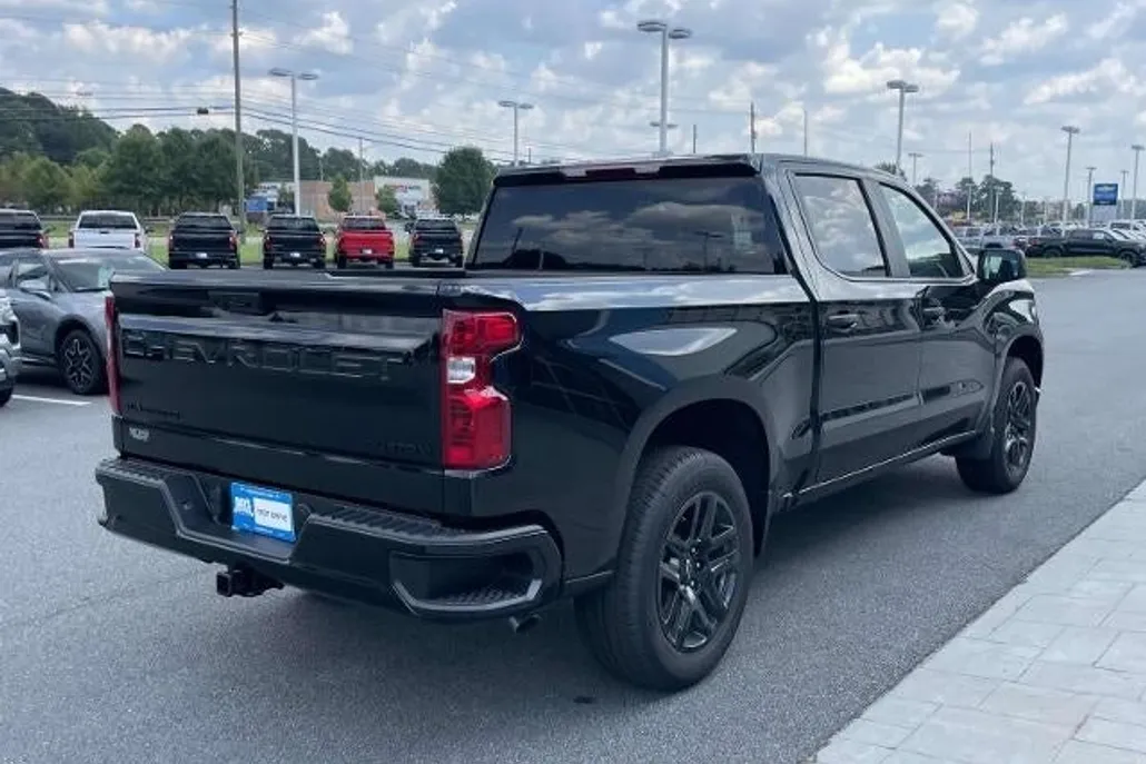 2026 Chevrolet Silverado 1500 Custom photo 1