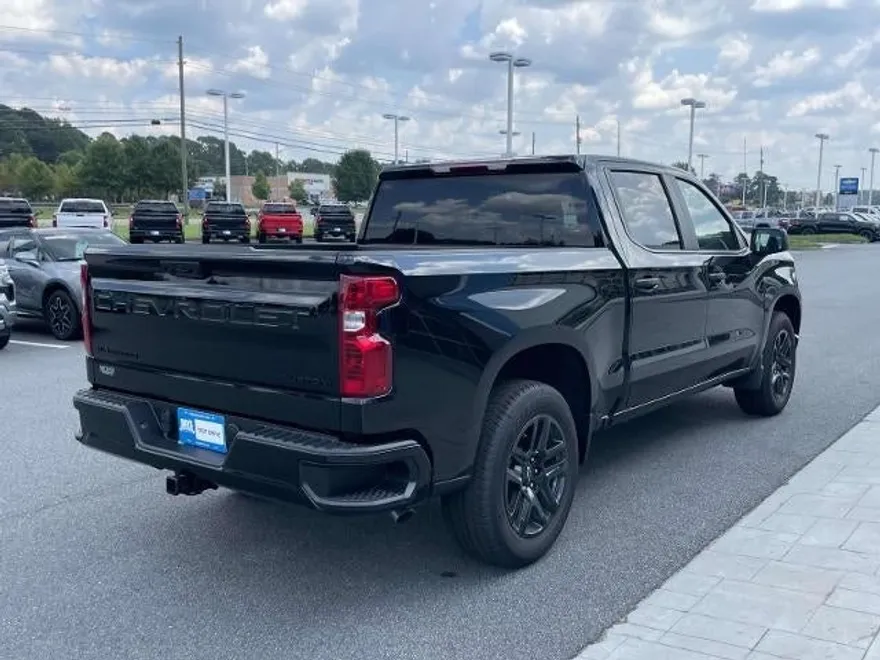 2026 Chevrolet Silverado 1500 Custom photo 1